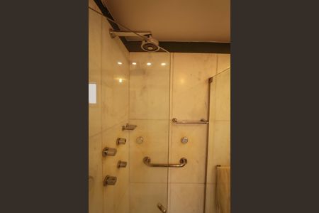 Apartamento para alugar com 205m², 3 quartos e 4 vagasBanheiro da Suíte 1