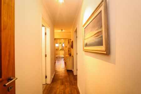 Apartamento para alugar com 205m², 3 quartos e 4 vagasCorredor