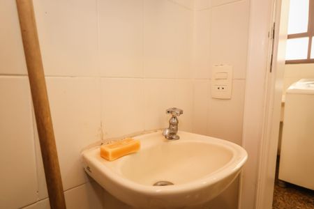 Apartamento para alugar com 205m², 3 quartos e 4 vagasBanheiro de Serviço