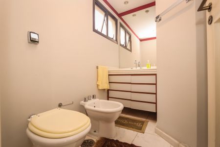 Apartamento para alugar com 205m², 3 quartos e 4 vagasBanheiro da Suíte 2