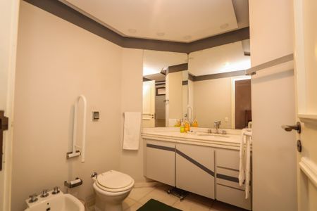 Apartamento para alugar com 205m², 3 quartos e 4 vagasBanheiro da Suíte 3