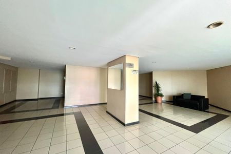Apartamento à venda com 70m², 2 quartos e 1 vaga Apartamento à venda com 70m², 2 quartos e 1 vagaHall social