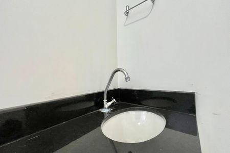 Apartamento à venda com 70m², 2 quartos e 1 vaga Apartamento à venda com 70m², 2 quartos e 1 vagaBanheiro