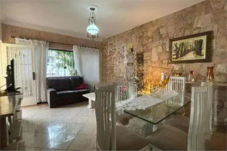 Casa à venda com 3 quartos, 150m² em Vila Ema, São Paulo