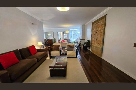 Casa à venda com 3 quartos, 372m² em Vila Cordeiro, São Paulo