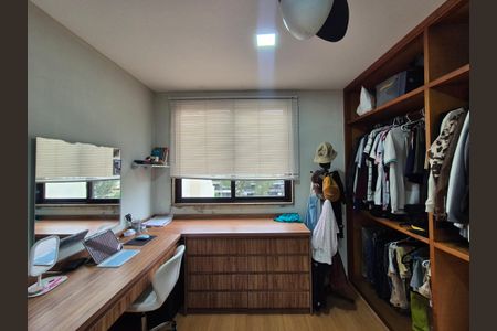 Apartamento à venda com 314m², 4 quartos e 3 vagasCloset suite 1