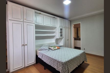 Apartamento à venda com 314m², 4 quartos e 3 vagasSuíte 2