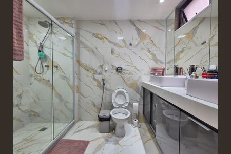 Apartamento à venda com 314m², 4 quartos e 3 vagasBanheiro suite 1