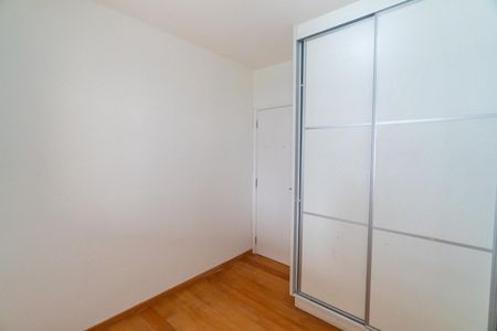 Apartamento para alugar com 72m², 2 quartos e 1 vagaQuarto