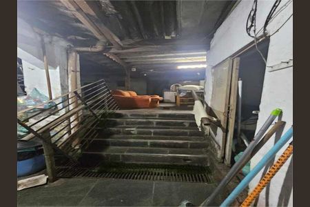 Casa à venda com 300m², 2 quartos e 4 vagas