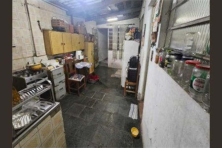 Casa à venda com 2 quartos, 300m² em Vila Dalila, São Paulo