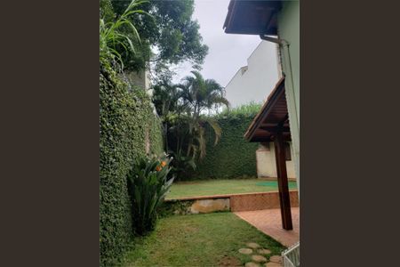 Casa à venda com 247m², 4 quartos e 6 vagas