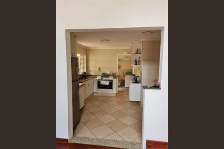 Casa à venda com 247m², 4 quartos e 6 vagas