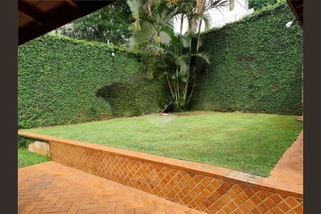 Casa à venda com 247m², 4 quartos e 6 vagas