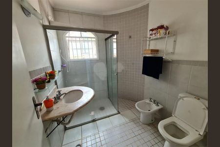 Casa à venda com 247m², 4 quartos e 6 vagas