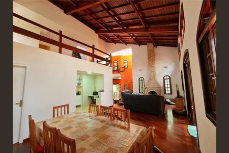 Casa à venda com 4 quartos, 247m² em Tremembé, São Paulo