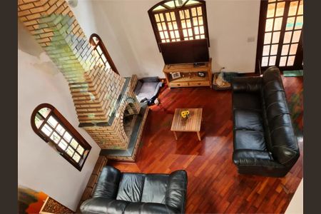 Casa à venda com 247m², 4 quartos e 6 vagas