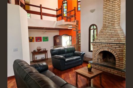 Casa à venda com 247m², 4 quartos e 6 vagas