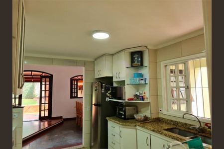 Casa à venda com 247m², 4 quartos e 6 vagas