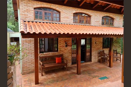 Casa à venda com 247m², 4 quartos e 6 vagas