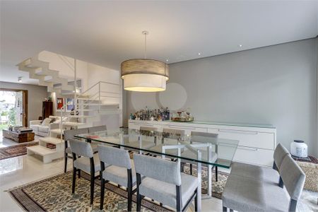 Casa de Condomínio à venda com 3 quartos, 336m² em Brooklin, São Paulo