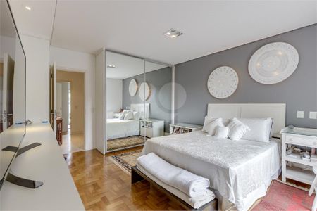 Casa de Condomínio à venda com 3 quartos, 336m² em Brooklin, São Paulo