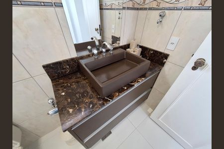 Apartamento à venda com 219m², 3 quartos e 3 vagasBanheiro Quarto 3