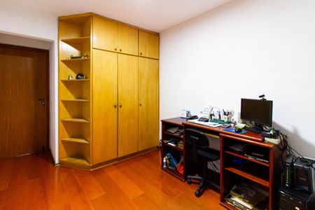 Apartamento para alugar com 101m², 2 quartos e 2 vagasQuarto