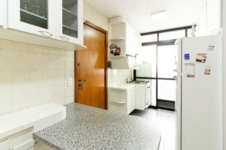 Apartamento para alugar com 101m², 2 quartos e 2 vagasCozinha
