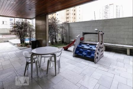 Apartamento para alugar com 101m², 2 quartos e 2 vagasÁrea comum - Playground