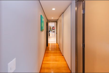 Apartamento à venda com 398m², 4 quartos e 5 vagasCorredor