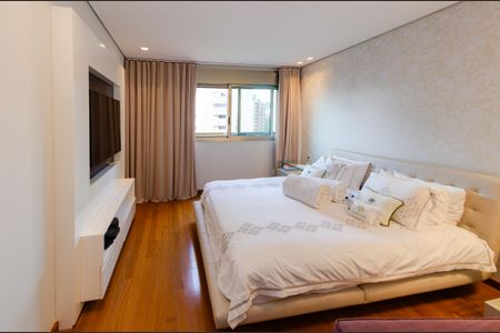 Apartamento à venda com 398m², 4 quartos e 5 vagasSuíte 3