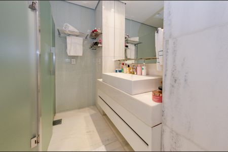 Apartamento à venda com 398m², 4 quartos e 5 vagasBanheiro Suíte 3