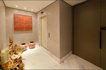 Apartamento à venda com 398m², 4 quartos e 5 vagasHall