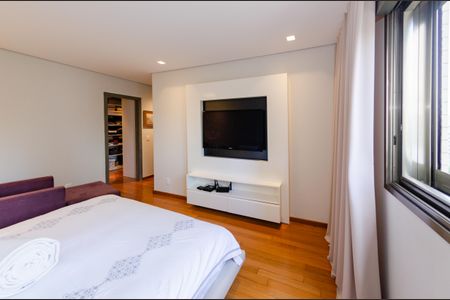 Apartamento à venda com 398m², 4 quartos e 5 vagasSuíte 3