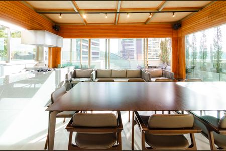 Apartamento à venda com 398m², 4 quartos e 5 vagasÁrea gourmet