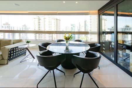 Apartamento à venda com 398m², 4 quartos e 5 vagasSala