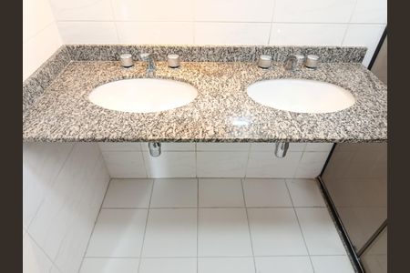 Apartamento para alugar com 130m², 3 quartos e 3 vagasBanheiro da Suíte 3