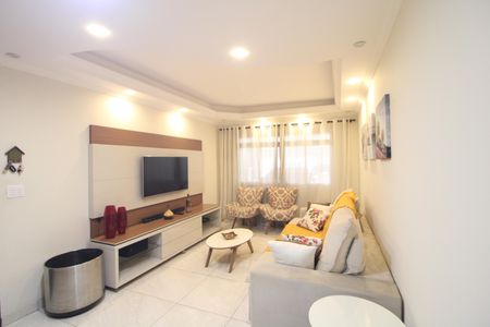 Sala de casa para alugar com 3 quartos, 262m² em Jardim Regis, São Paulo