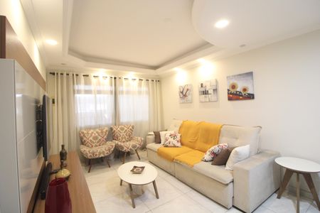 Sala de casa para alugar com 3 quartos, 262m² em Jardim Regis, São Paulo