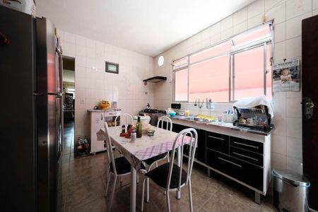 Casa à venda com 125m², 3 quartos e 2 vagasCozinha