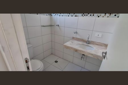 Banheiro Social de apartamento para alugar com 2 quartos, 59m² em Parque Industriario, Santo André