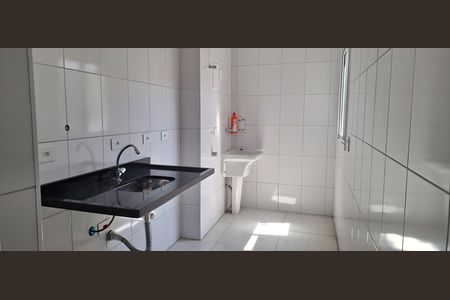 Cozinha e Área de Serviço de apartamento para alugar com 2 quartos, 59m² em Parque Industriario, Santo André