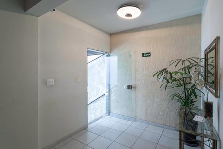 Apartamento à venda com 140m², 2 quartos e 2 vagas Apartamento à venda com 140m², 2 quartos e 2 vagasHall social