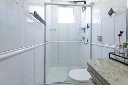 Apartamento à venda com 140m², 2 quartos e 2 vagas Apartamento à venda com 140m², 2 quartos e 2 vagasBanheiro social