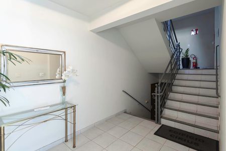 Apartamento à venda com 140m², 2 quartos e 2 vagas Apartamento à venda com 140m², 2 quartos e 2 vagasHall social