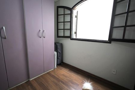 Casa à venda com 293m², 3 quartos e 2 vagas Casa à venda com 293m², 3 quartos e 2 vagasQuarto 2