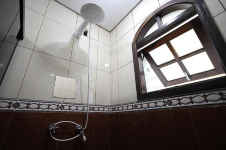 Casa à venda com 293m², 3 quartos e 2 vagas Casa à venda com 293m², 3 quartos e 2 vagasBanheiro