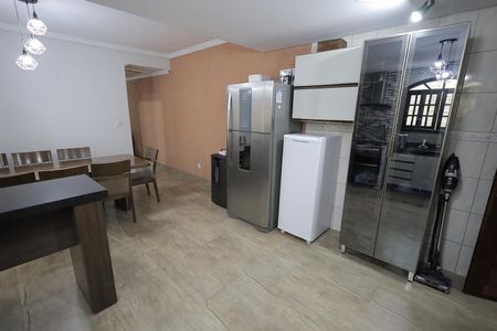 Casa à venda com 293m², 3 quartos e 2 vagas Casa à venda com 293m², 3 quartos e 2 vagasCozinha