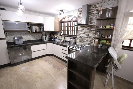 Casa à venda com 293m², 3 quartos e 2 vagas Casa à venda com 293m², 3 quartos e 2 vagasCozinha